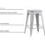 Tabourets de bar industriels et contemporains sans dossier en métal de 2 places, siège de 24 po, de couleur blanche vieillie, empilable, structure solide, conception intérieure et extérieure légère et rustique, quatre pieds avec coussinets en caoutchouc, X renforcé