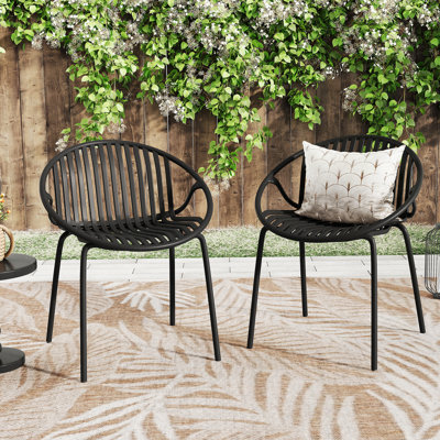 Chaises de salle à manger de patio empilables avec design respirant de style moderne et simple (ensemble de 2), pieds en métal + dossier en plastique, noir