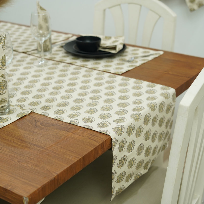 Red Barrel Studio® 16X106 Classic table runner, Table fashion, Bheeshma, Green, 10" Rectangle