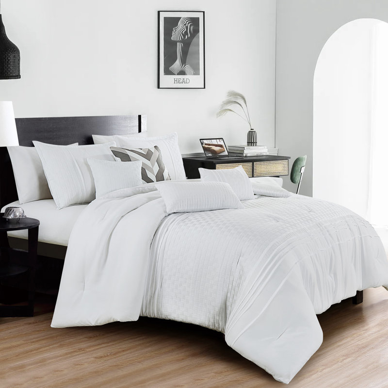 Massassi Luxury 7 Piece Comforter Set, King