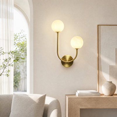 Applique murale moderne à deux globes lumineux avec abat-jour en verre imitation albâtre et finition laiton
