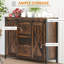Buffet Buffet industriel - rustique en brun avec portes de grange coulissantes, 3 tiroirs, tablettes réglables pour un usage domestique, trois tiroirs et