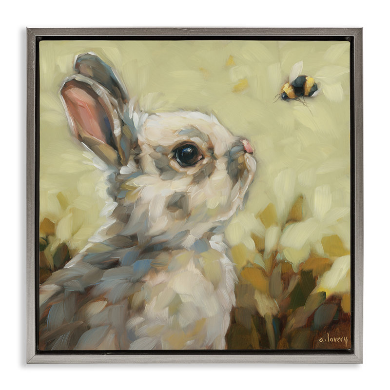 «Bunny Eyeing Bumble Bee», art mural encadré flottant par Andrea Lavery, 18" H x 18" W, Cadre flottant gris lustré