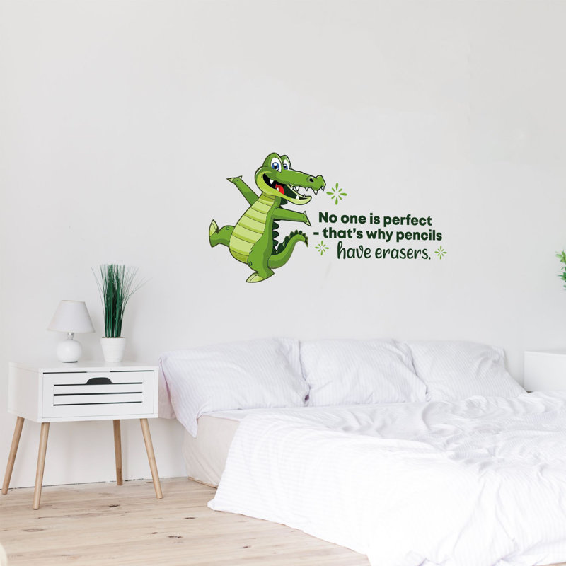 Adhésif décoratif en vinyle « no one is perfect crocodile », H 15 po x l 30 po x P 0,05 po