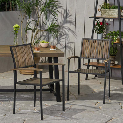 Chaise d'extérieur à structure en métal