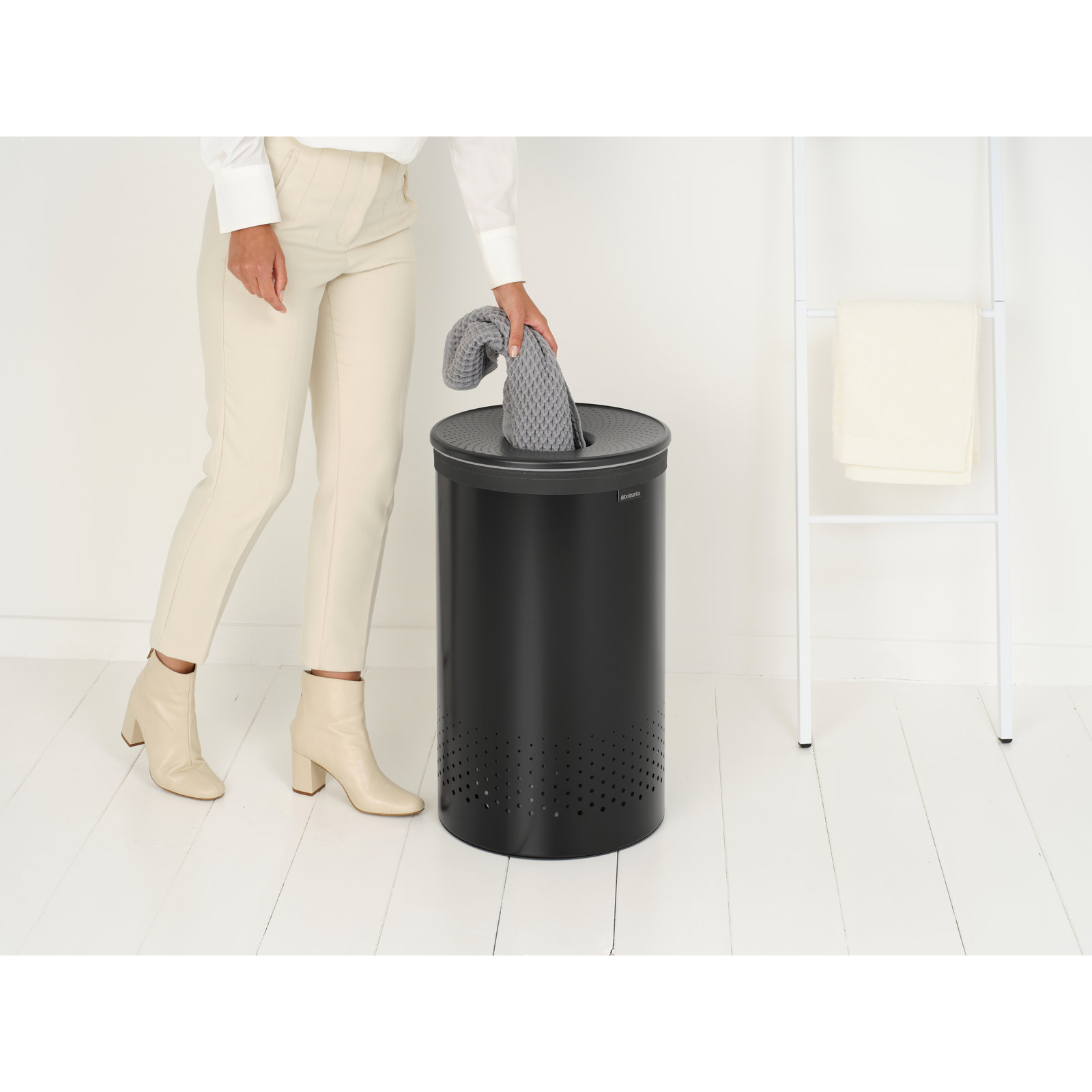 Brabantia Laundry Hamper, 16 Gallon (60 Liter), Matte Black
