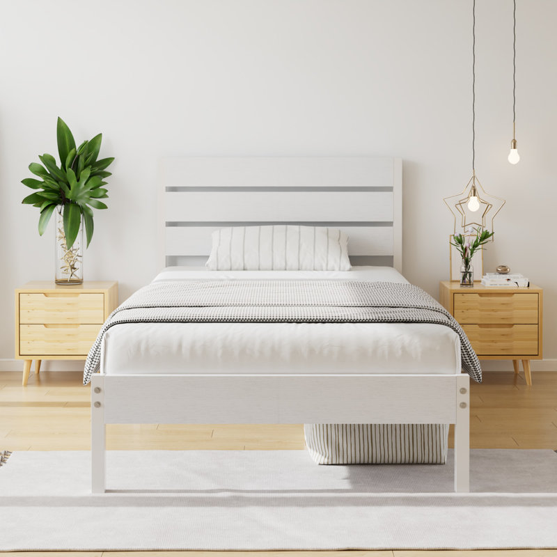 Structure de lit simple en métal avec tête et pied de lit en bois Alicia, lit plateforme rustique industriel avec support en acier robuste, aucun sommier requis, rangement sous le lit, sommier anti-bruit, blanc