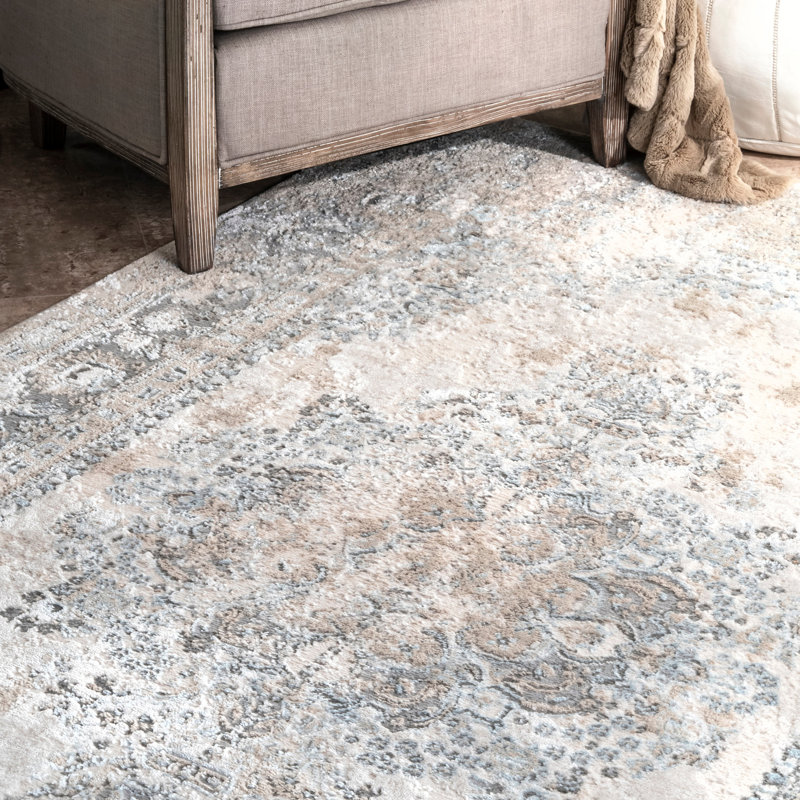 Andrus Oriental Silver Area Rug, Rectangle 4' x 6'