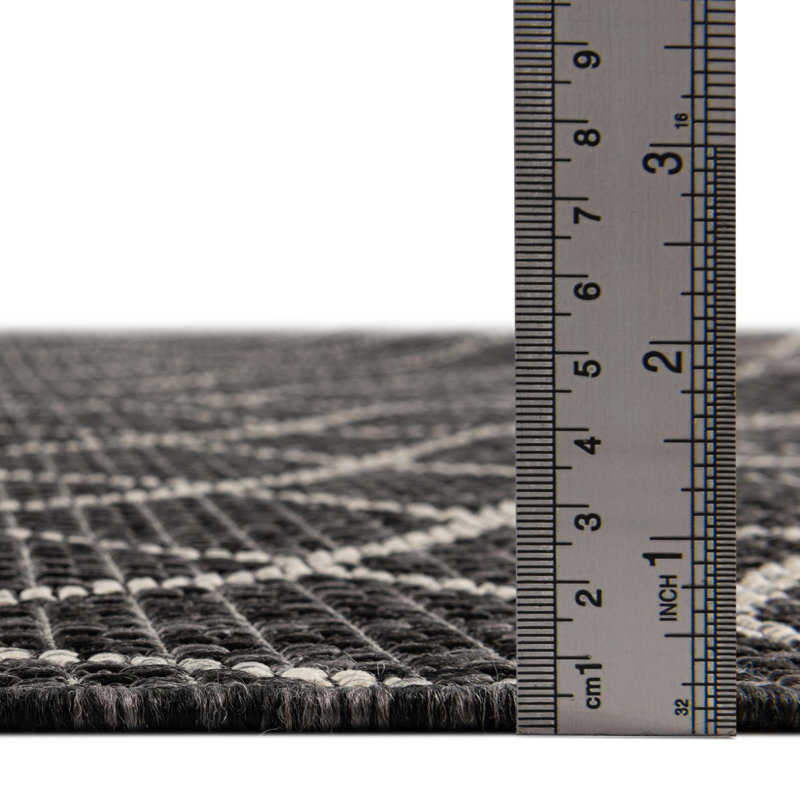 Charcoal Gitter Indoor/Outdoor Trellis Rug, Runner 2'11" x 10'