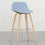 De 2 tabourets hauts - style Mid-Century, housse de siège bleu denim, structure, 2 garnitures décoratives, pieds, repose-pieds, touche moderne