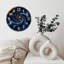 Horloge chiffres sur galaxie