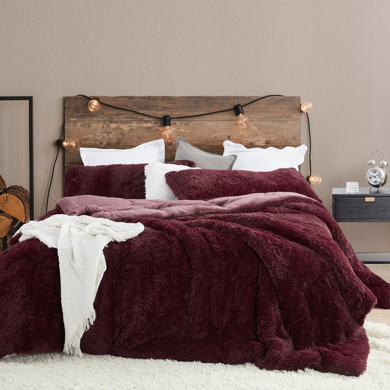 Puts This To Sleep Coma Inducer Plush Oversized Comforter Set, Red, Twin XL Comforter + 1 Standard Sham