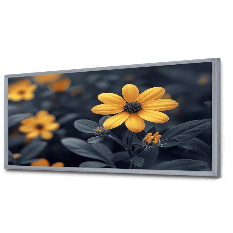 Fleur de cerisier jaune et jaune I - Daisy, Toile argentée avec cadre flottant, H 28 po x l 60 po x P 1,5 po