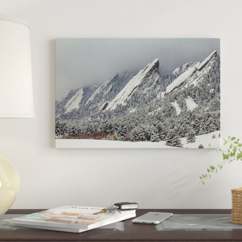 « snow on the flatirons » par bill sherrell, impression sur toile tendue, H 8 po x l 12 po x P 0,75 po, Toile tendue