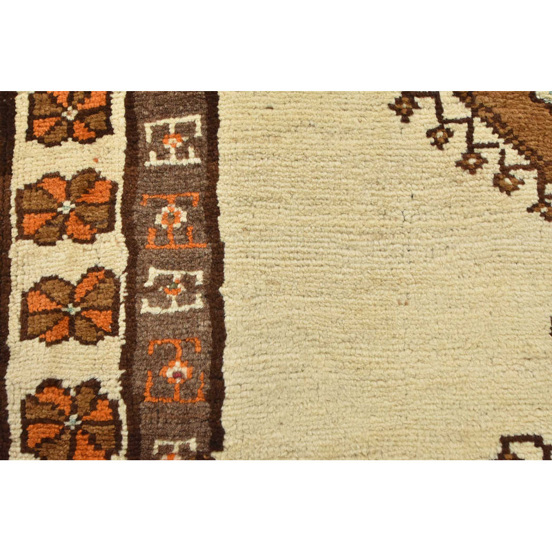 Tapis blanc unique de 3 pi 8 po x 7 pi 7 po
