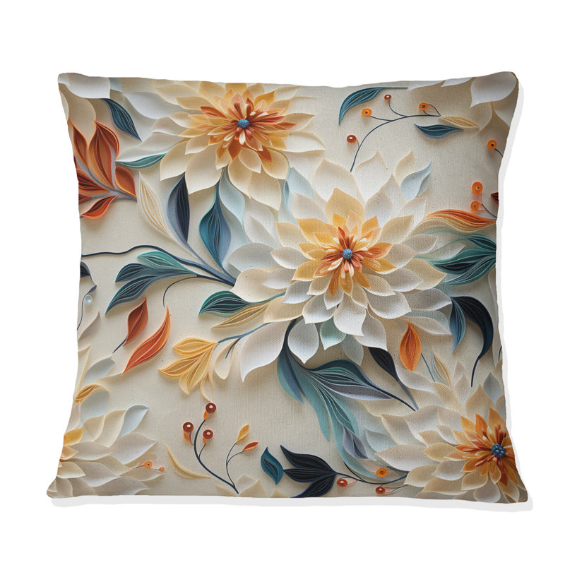 Coussin décoratif corail et beige à motif floral I - imprimé floral, H 16 po x l 16 po