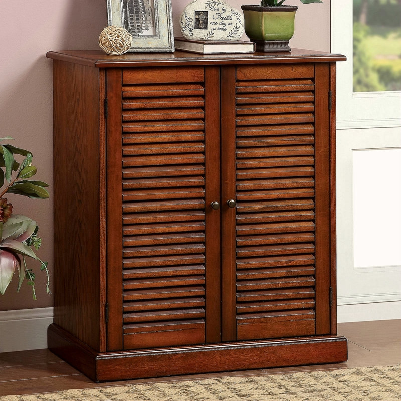 Shoe Cabinet With 5 Shelves And Louvered Doors, Oak