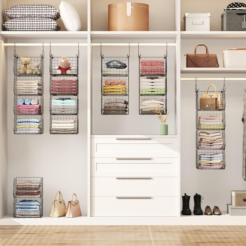 Organisateur de penderie à 4 niveaux, organisateurs de placard et rangement avec 5 crochets en S, tablettes de penderie et bacs de rangement autoportants en fil métallique, pour vêtements, chaussures, sacs à main, embrayages, accessoires 