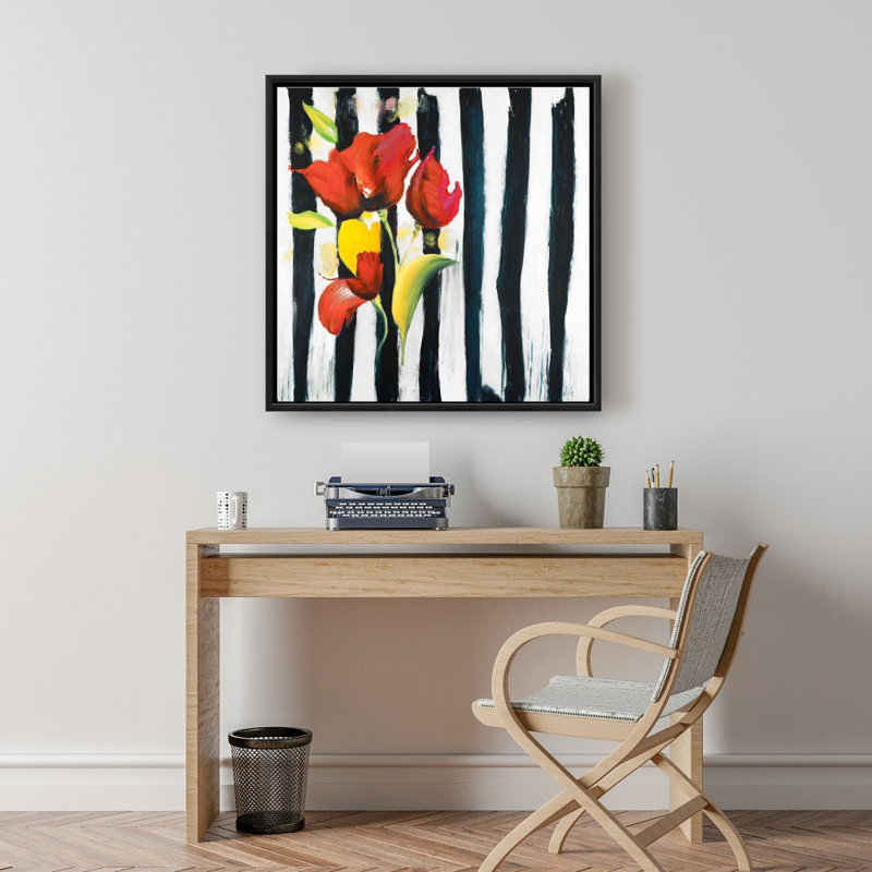 Fleurs rouges sur toile rayée | Décoration de chambre bleue, 25.25" H x 25.25" W