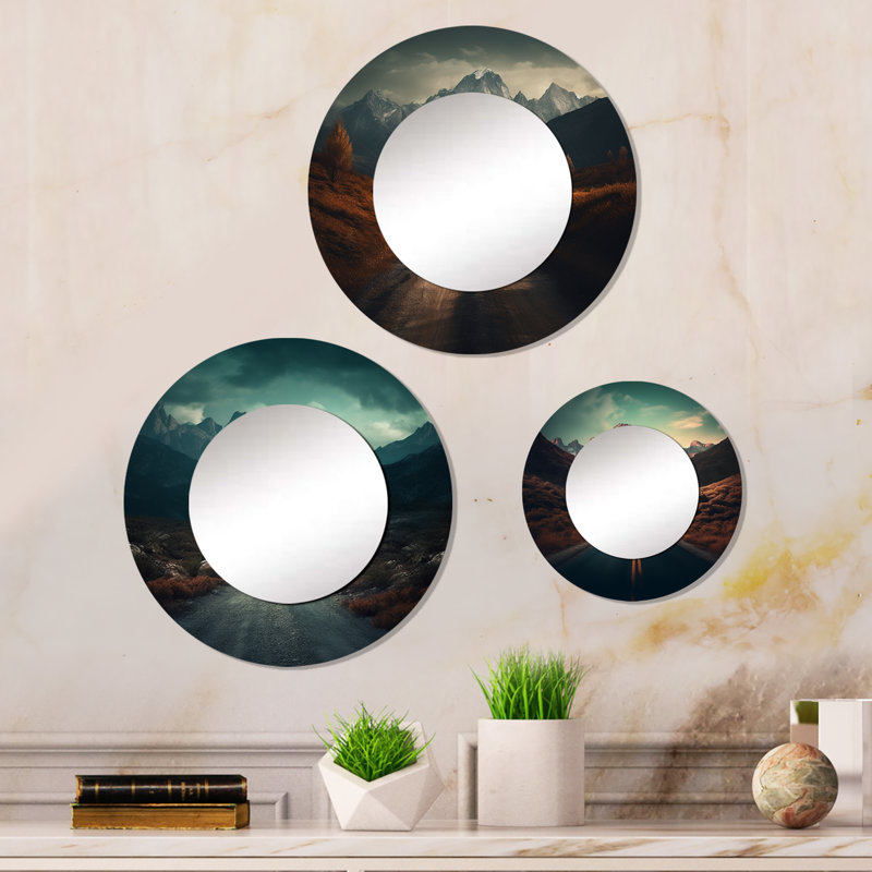 Miroir mural rond en aluminium Misty Mountain Solitude Empty Road To The Top