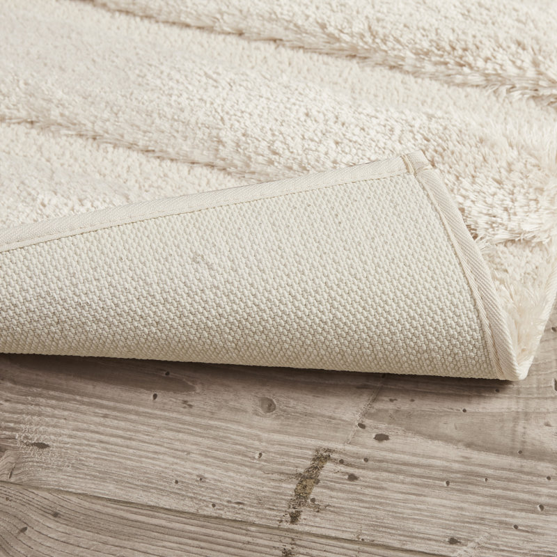 Wheat Tufted Pearl Channel Polyester Bath Rug 17x24