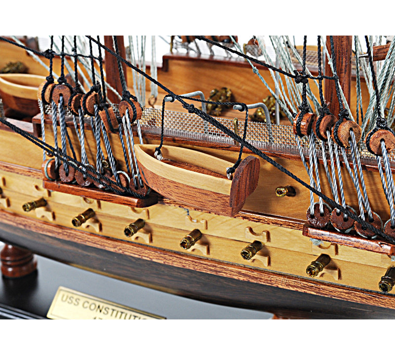 Vance USS Constitution avec vitrine