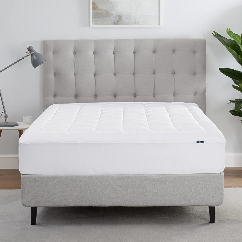 Protège-matelas grand confort avec surmatelas Comfortsure Protège-matelas super doux et respirant avec poches matelassées élastiques profondes de 18 po pour un ajustement sûr