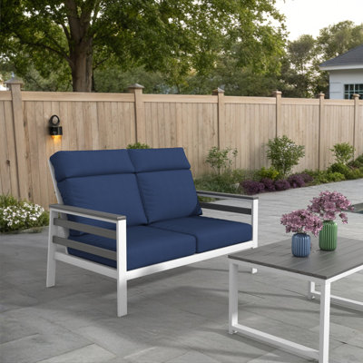 Causeuse d'extérieur en métal avec coussin Sunbrella Townsend