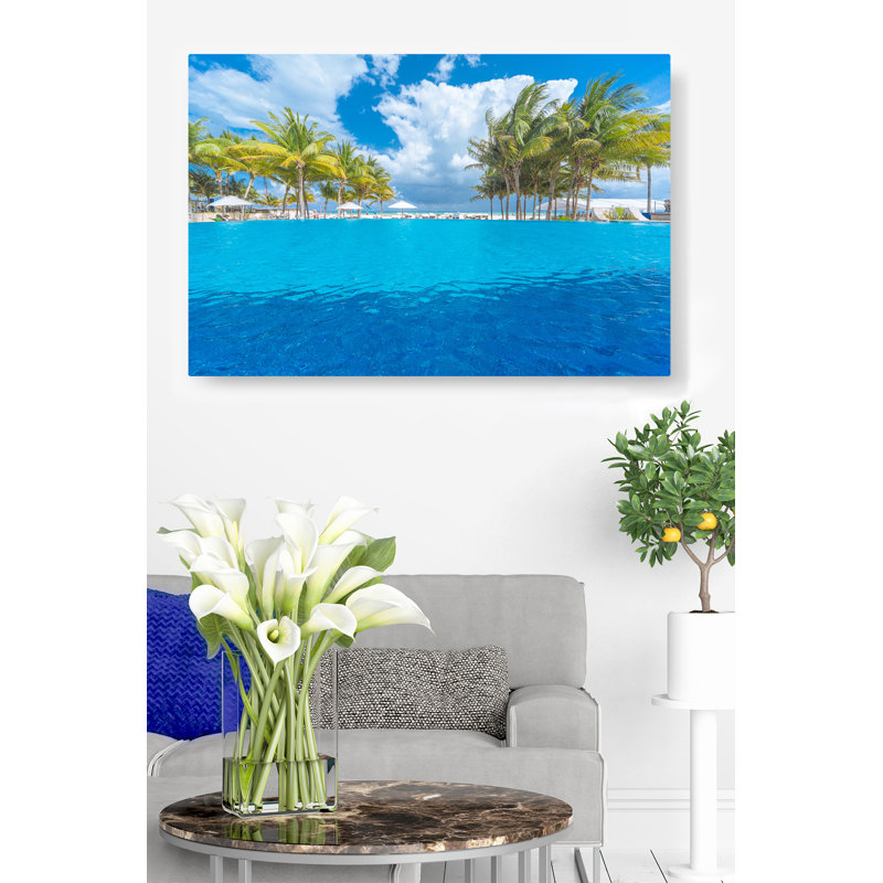 «Mccutchen Blue Infinity Pool Paradise & Palms», reproduction d'art graphique sur toile tendue, H 26 po x l 50 po x P 1,5 po