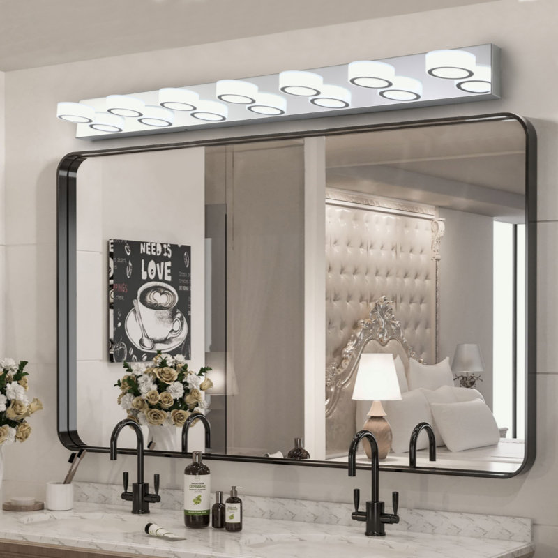 Luminaire de meuble-lavabo moderne à 7 lumières DEL - Finition fer avec abat-jours en acrylique - Applique murale de salle de bain écoénergétique - à intensité variable, longueur 52,2 po