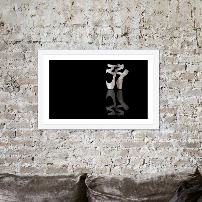 «Ballet» par Pauline Pentony, impression sur toile tendue, H 16 po x l 24 po x P 1 po, Papier avec cadre blanc