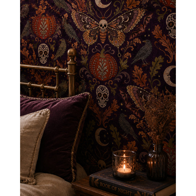 Papier peint crâne et citrouille gothique dans des tons de mauve foncé, 60" L x 90" W, Peel & Stick