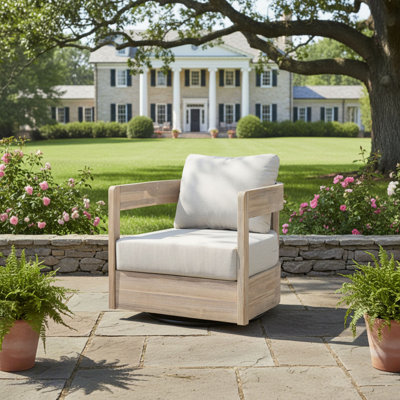 Fauteuil club pivotant en bois Telluride, finition blanc clair avec coussin beige, durable et confortable