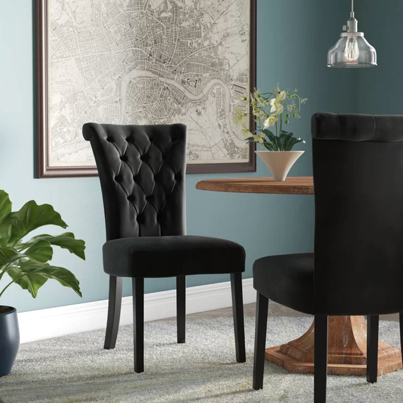 Banc en velours noir évasé - idéal pour les grandes tables de salle à manger