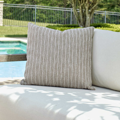 Coussin extérieur Uttermost Involve