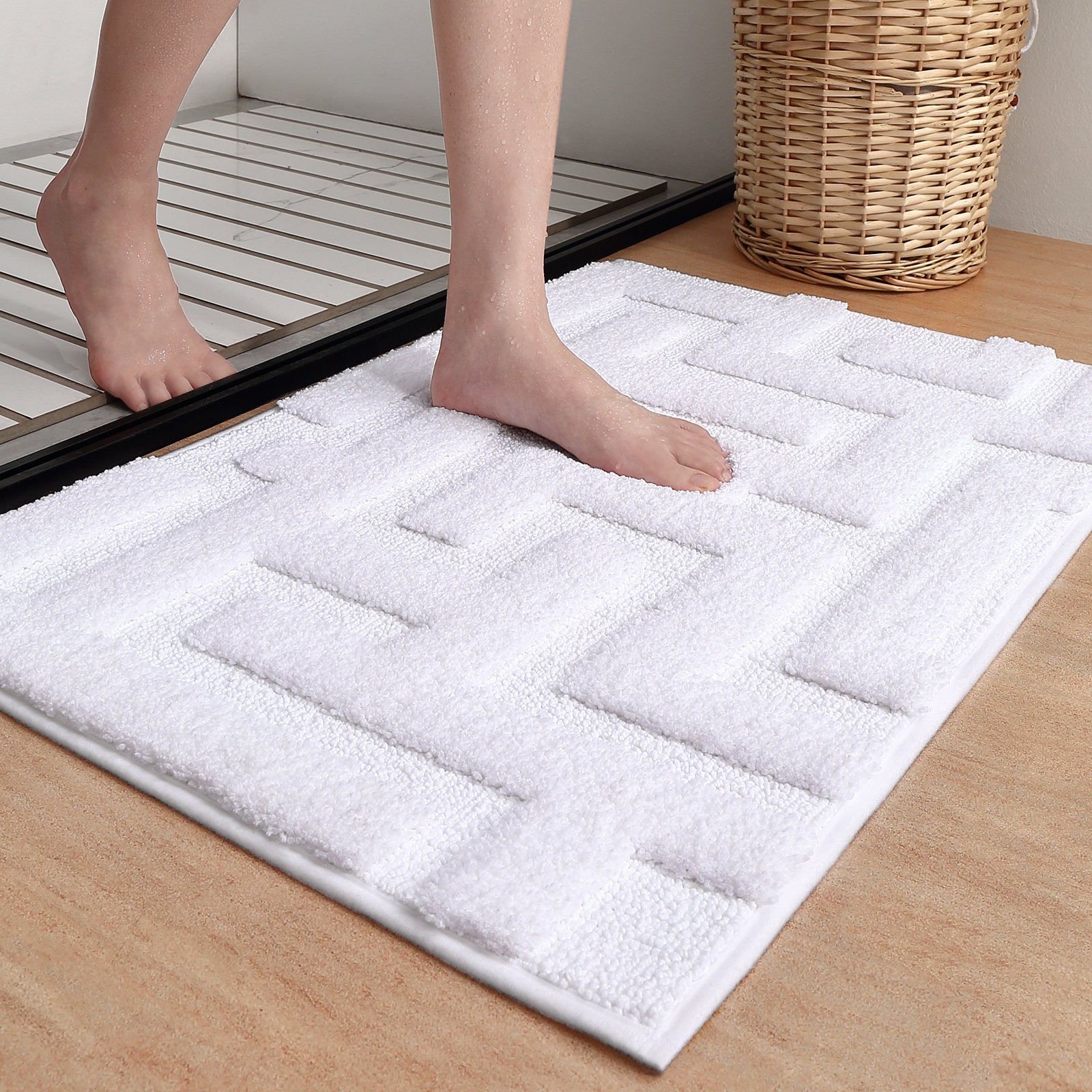 Non-Slip Bath Rug, 20" L x 32" W, White