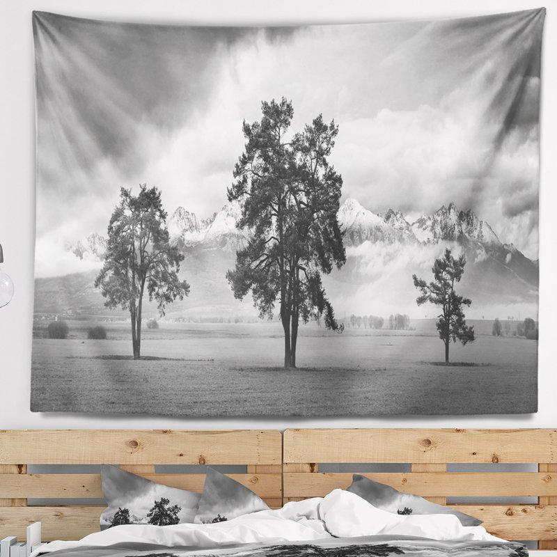 Paysage avec trois arbres devant une tapisserie, H 78 po x l 92 po