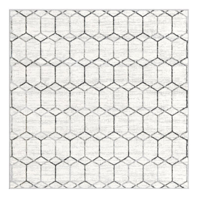 Isayana Geometric Indoor Rug