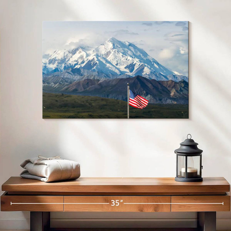 Alvord Denali et le drapeau américain, H 16 po x l 24 po