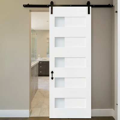 Porte standard lambrissée en bois manufacturé et verre