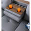 Canapé modulaire en L en similicuir 3 pièces gris pour des séances de cinéma et de jeu agréables, siège central escamotable avec porte-gobelets, deux coussins assortis avec rangement, coussins rembourrés de mousse à structure solide-414679909