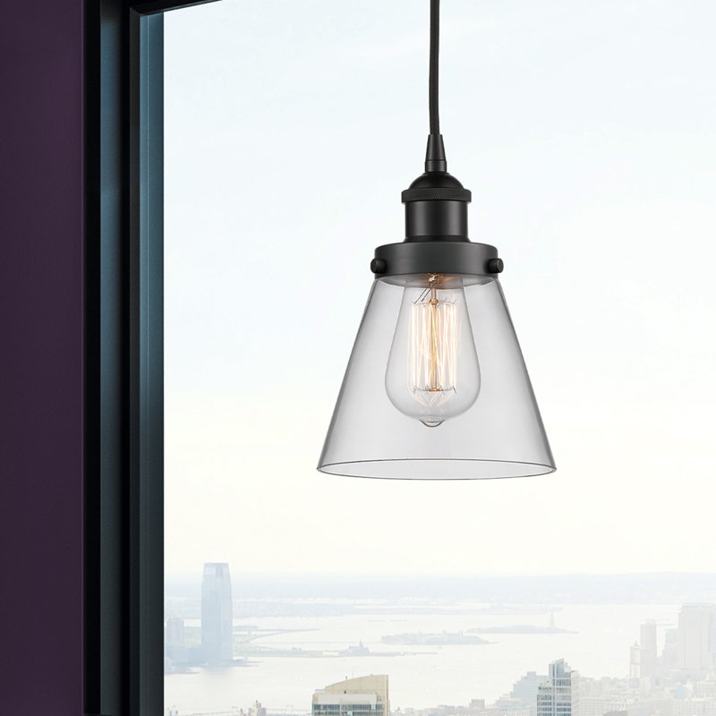 Mini-luminaire suspendu 1 lumière Cone, Clair, H 9,5 po x l 6,25 po x P 6,25 po, Noir mat