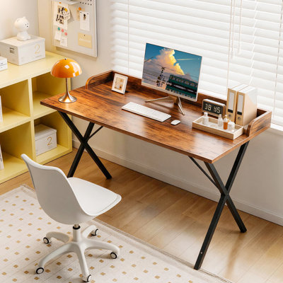 Bureau d'écriture en bois massif avec pieds en métal en forme de X, bureau d'ordinateur moderne avec rebord surélevé pour le bureau à domicile