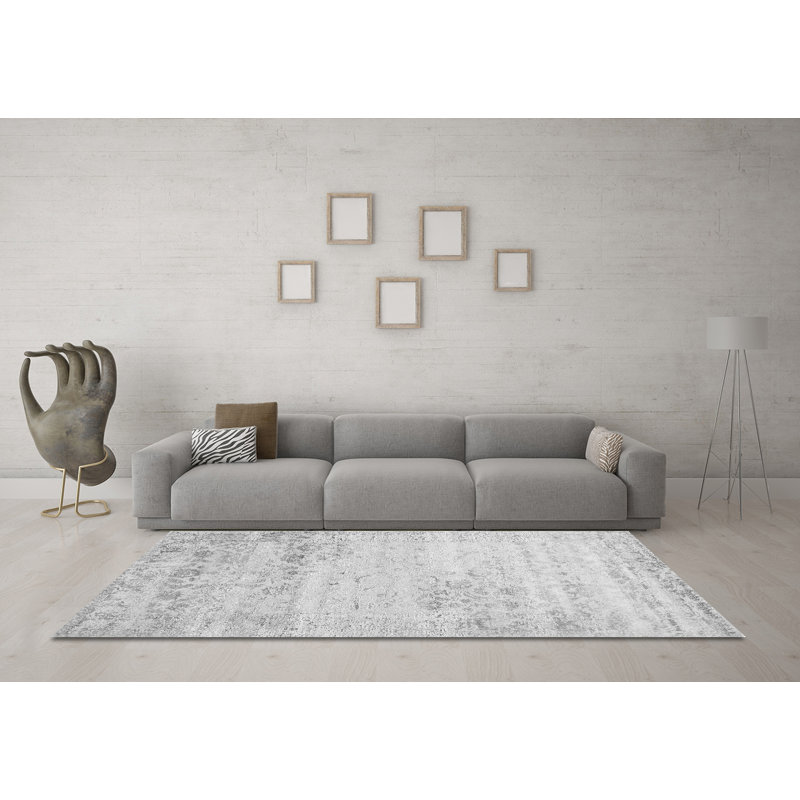 Saxicola Performance Oriental Indoor Rug, Round 4'