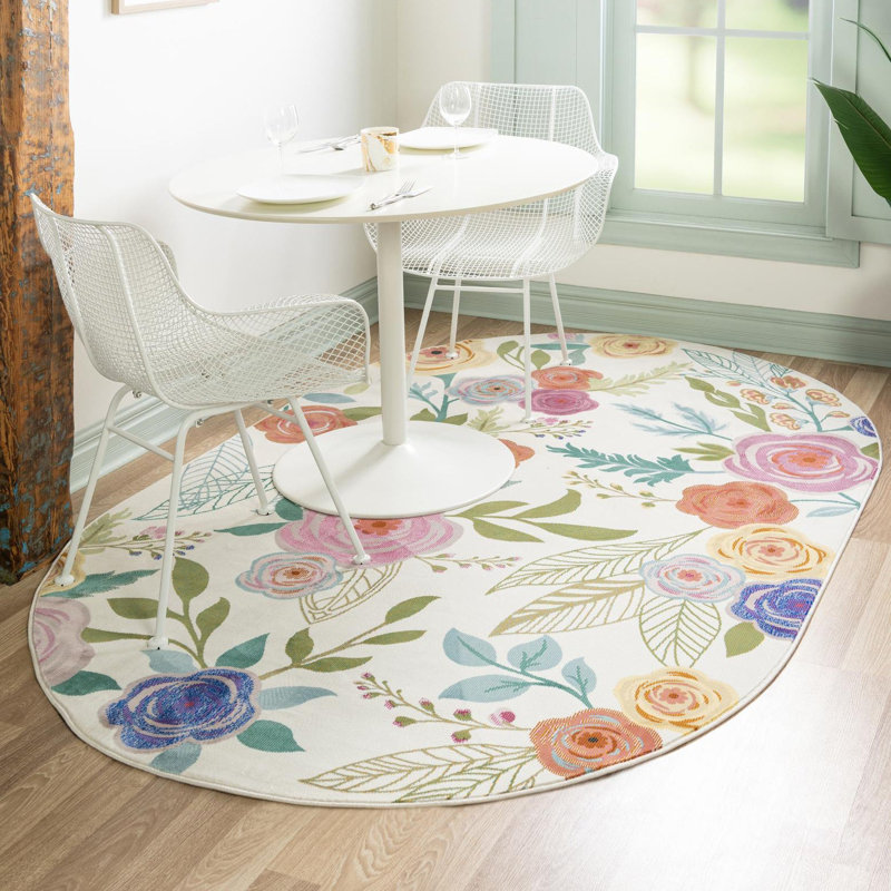 Tapis ivoire à motif floral Daignault, Ovale 2 pi x 3 pi 1 po