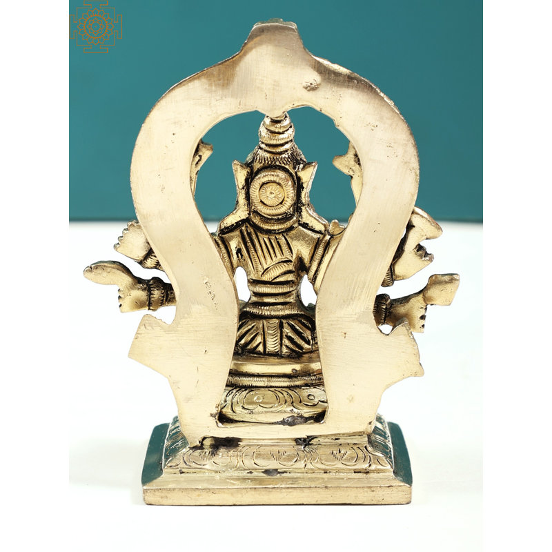 Statue de déesse en laiton 4 "sur trône de Kirtimukha - Figurine de divinité féminine Ashtabhuja fabriquée à la main pour la décoration spirituelle