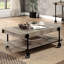 Table basse industrielle 1 pièce avec tablette inférieure ouverte, caractéristique esthétique du bois reproduit, arrangement de soutien des pieds en forme de roue, éléments de conception à lattes, aspect naturel et noir, largeur de 26,15 po