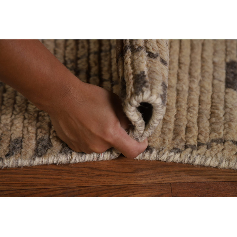 Geometric Hand-Knotted Rectangle 7'9'' x 9'8'' Wool Area Rug in Beige/Ivory