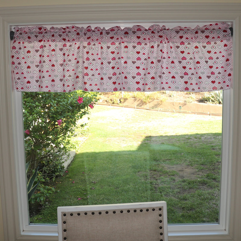 Cantonnière à motif de cœurs et de pois, L 58 po x L 16 po, Red