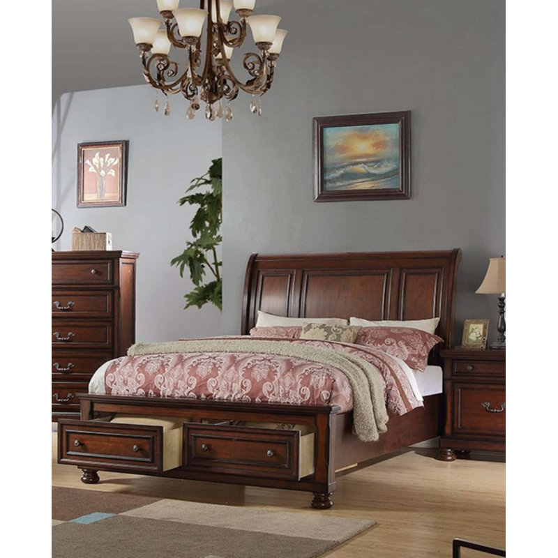 Grand lit de style traditionnel
